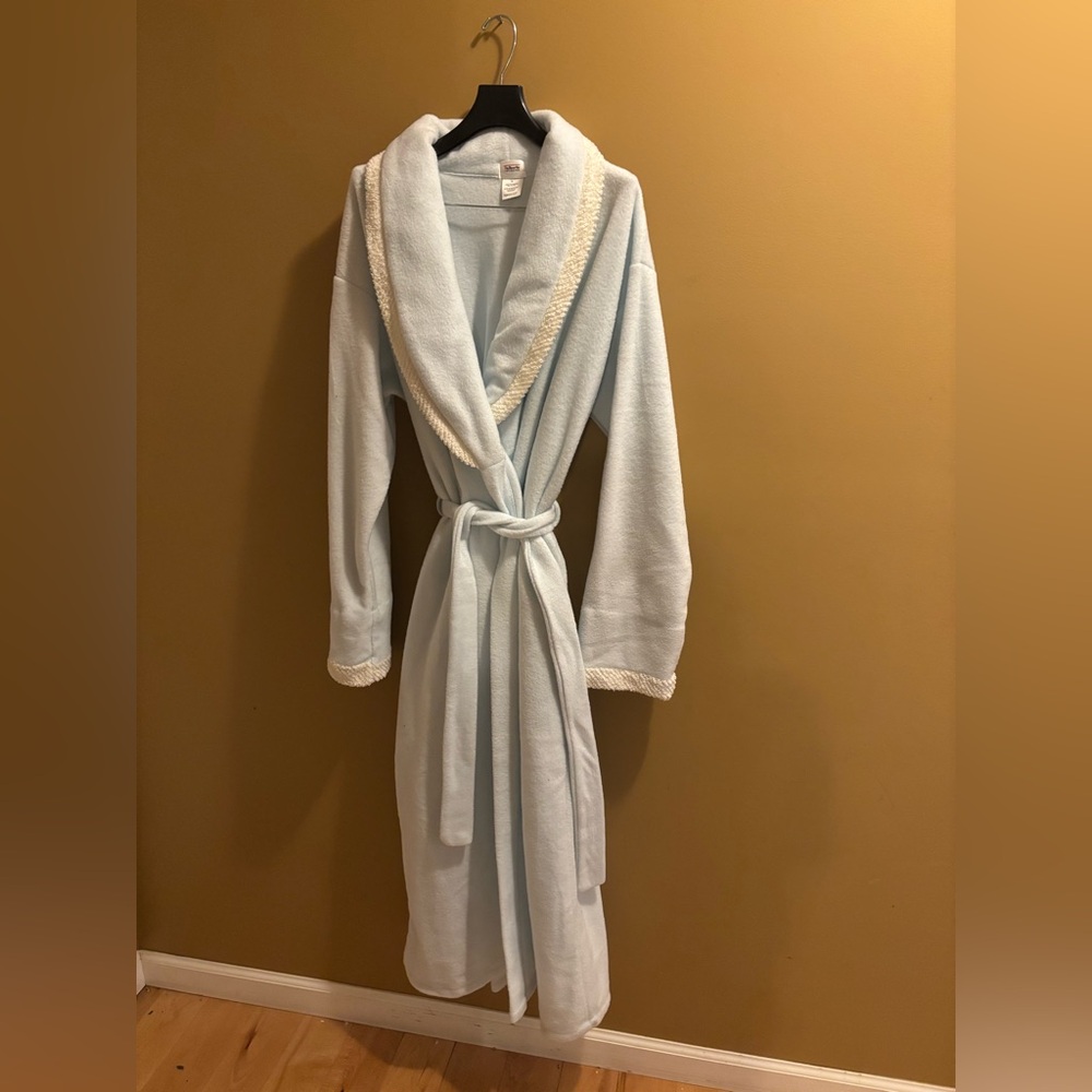 😍Talbots Intimates Soft Blue Robe